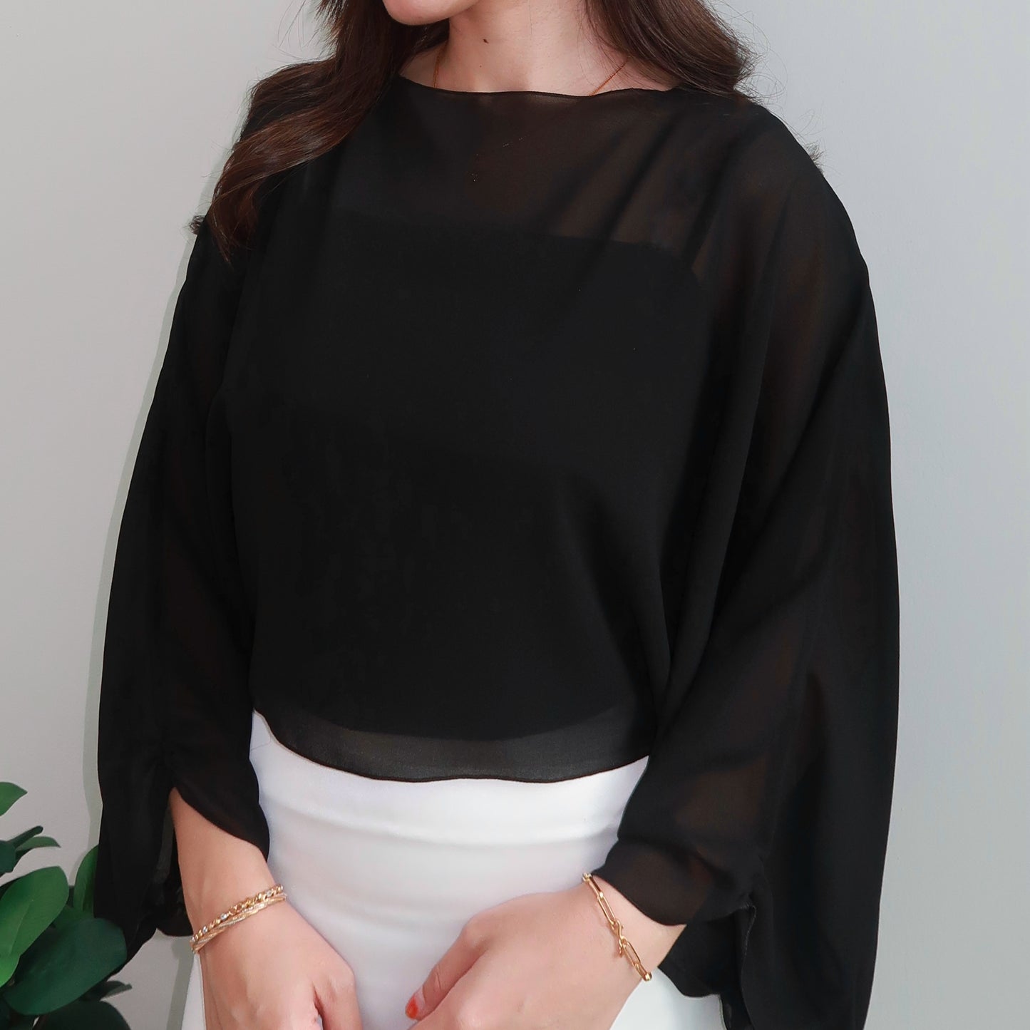 Flowy Chiffon Cape in Blacky