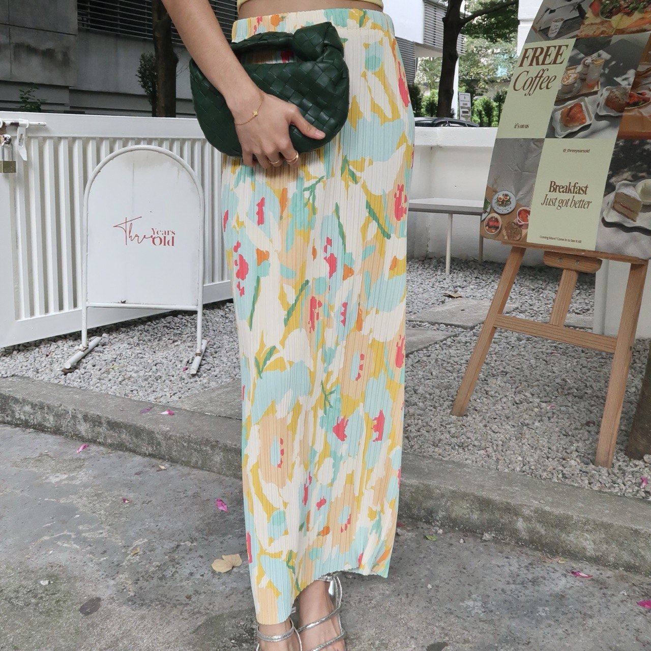 Pleated Season Skirt in Sunny Petals